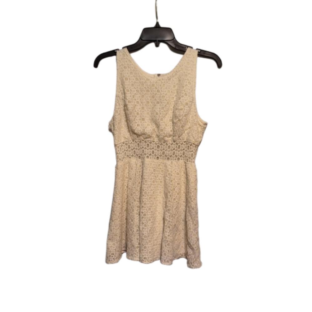 Add Some Boho Flair to Your Wardrobe with Mudd's Off White Crochet Dress